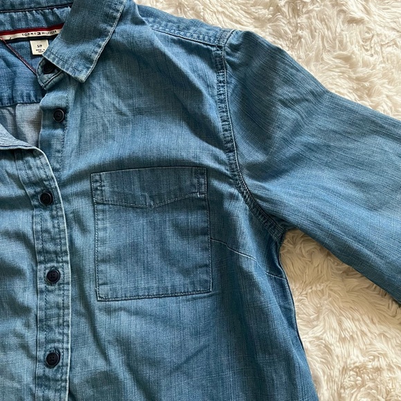 Tommy Hilfiger Denim Blue button up size small - Picture 3 of 6